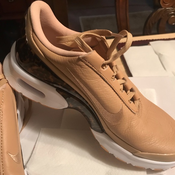 NEW  Nike Leather Sneakers - Picture 2 of 5